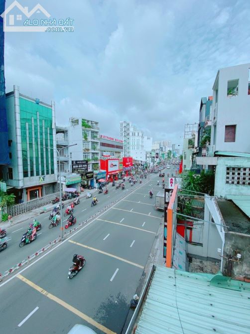 8,5 x 40m, bán gấp nhà đường Cộng Hòa - P. 12 - Tân Bình (giá 48 tỷ)