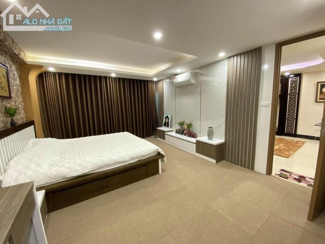 Gia đình tôi bán nhà phố TRẦN KHÁT CHÂN đường 10m xe xe 45 chỗ tránh nhau lô góc 5T 79m2 1 - 1