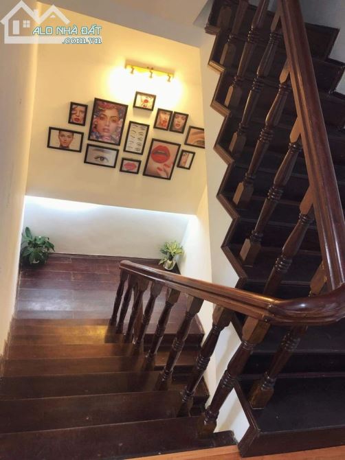 Gia đình tôi bán nhà phố TRẦN KHÁT CHÂN đường 10m xe xe 45 chỗ tránh nhau lô góc 5T 79m2 1 - 3