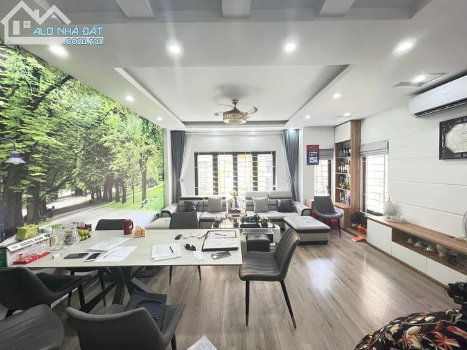 Bán nhà 5 tầng quận Cầu Giấy, lô góc, kinh doanh, giá 9.4 tỷ. - 1