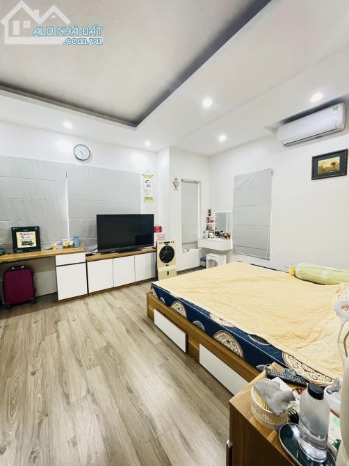 Bán nhà 5 tầng quận Cầu Giấy, lô góc, kinh doanh, giá 9.4 tỷ. - 2