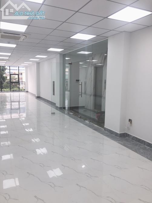 cho thuê Mặt Bằng 90m2 đường Núi Thành Tân Bình - 1