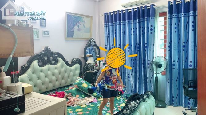 GIANG BIÊN P.LÔ ÔTÔ NGÃ 5 THẦN THÁNH V.HỒ 52m 5 tầng 5.75 tỷ/. - 3