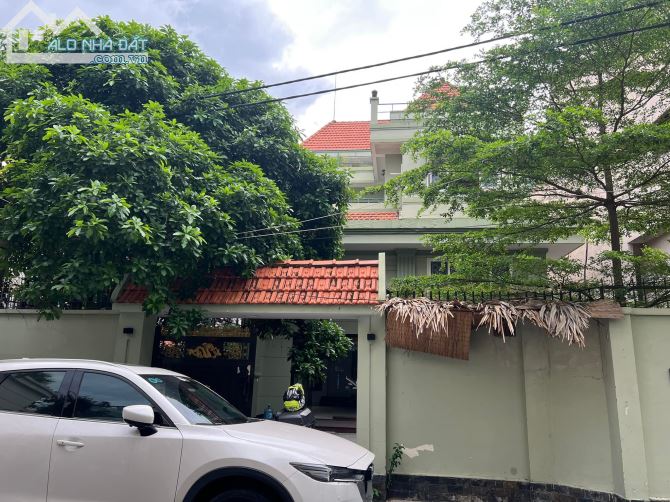 SIÊU BIỆT THỰ TRƯỜNG CHINH, TÂN BÌNH, 338M2, KIẾN TRÚC ĐỘC LẠ, GIẢM LUÔN 4.5T CHỈ 45T
