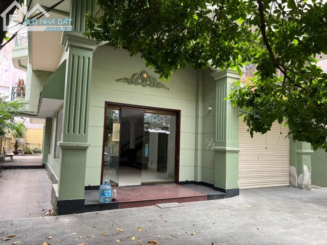 SIÊU BIỆT THỰ TRƯỜNG CHINH, TÂN BÌNH, 338M2, KIẾN TRÚC ĐỘC LẠ, GIẢM LUÔN 4.5T CHỈ 45T - 1