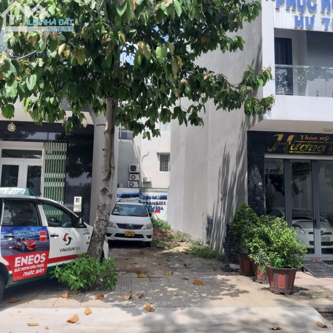 Bán đất P.Thống Nhất 6.1 tỷ 84m2 KDC D2D sổ riêng đường 8m xây dựng tự do đường N2