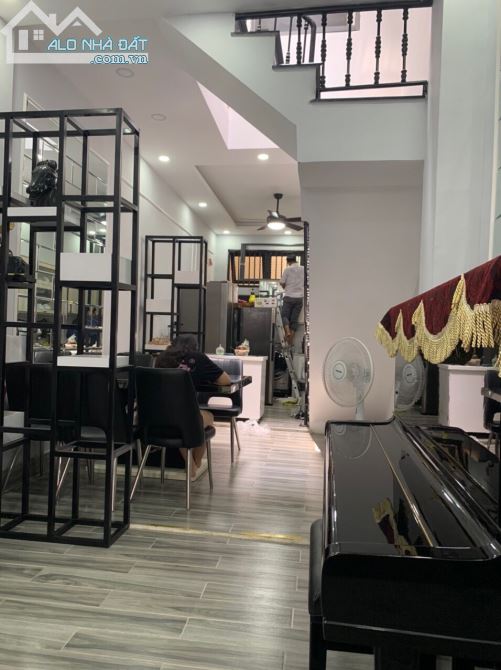 Bán nhà khu 281/ Lê Văn Sỹ P.1 Q.TB, DT: 3m x 16m (vuông vức) trệt 1 lầu đẹp , Giá 8,3 tỷ