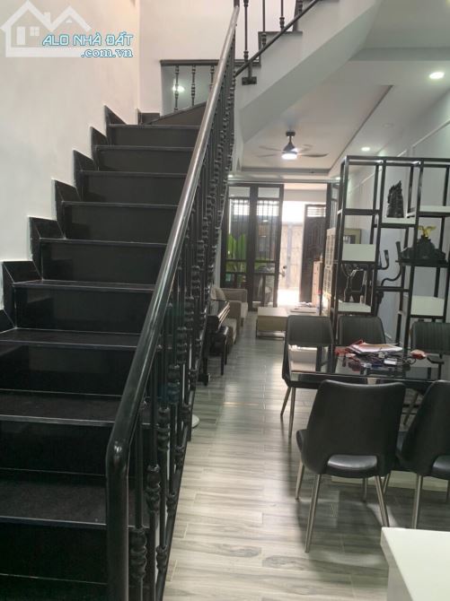 Bán nhà khu 281/ Lê Văn Sỹ P.1 Q.TB, DT: 3m x 16m (vuông vức) trệt 1 lầu đẹp , Giá 8,3 tỷ - 3