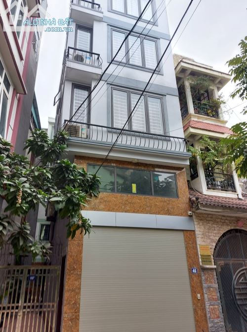 Nhà  Kim Giang Dt 50m 4T Mt 4m. Giá 5.2 tỷ. Ô tô gần