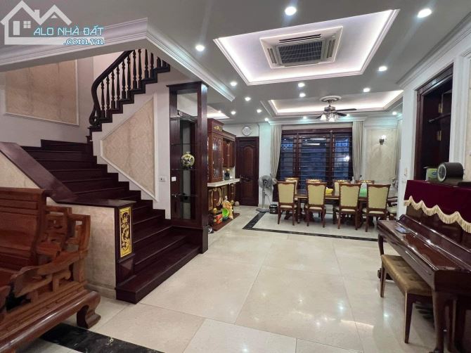 Biệt Thự Trung Văn 165m2*4 Lô Góc Vỉa Hè Mặt Tiền 22m Kinh Doanh Giá 32 tỷ. - 1