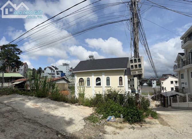 Bán lô đất biệt thự 2 mặt tiền đường Lê Thị Riêng thành phố Đà Lạt - 3