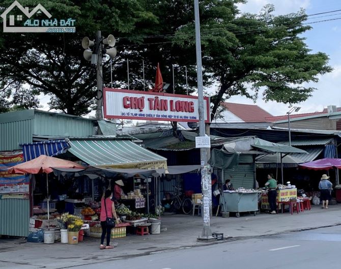 BÁN MẶT TIỀN NGUYỄN THI MINH KHAI, ĐỐI DIỆN CHỢ TÂN LONG, ĐANG CHO THUÊ 18TR/TH, GIÁ 9.5 T