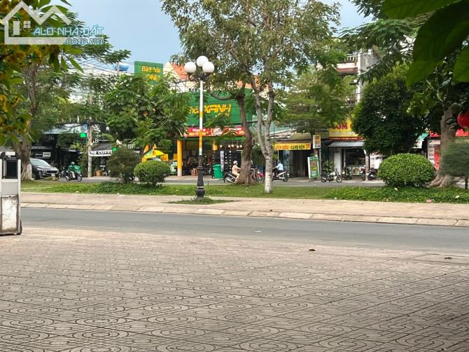 Tòa nhà MT nhà hàng tiệc cưới Tây Thạnh - Tân Phú  Dt: 20x50m. 160 tỷ - 5