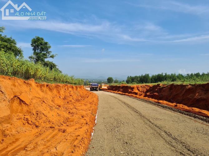 Bán Gấp lô đất 2 Mặt tiền đường Liên Huyện 32m đi sân bay Phan Thiết - 1