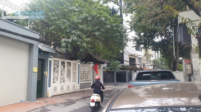 VIÊN NGỌC LUNG LINH - HỒ HOÀNG CẦU - MẶT TIỀN KHỦNG - VIP NHẤT PHỐ. 4TẦNG