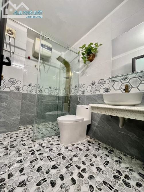 Cần Bán Gấp Nhà 35m Phố Quỳnh Mai KINH DOANH  - LÔ GÓC. Gần Ô Tô - 3