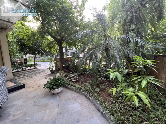 Biệt Thự Palm Garden, Việt Hưng, Đẳng cấp đại gia - Nội thất xịn xò, DT 210m2, giá 33 tỷ - 5