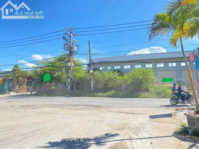 Gấp bán nhà đất Thủ Đức, dt đất 6800m2, chỉ 240 tỷ, Mặt tiền Lã Xuân Oai, Q.9(cũ).
