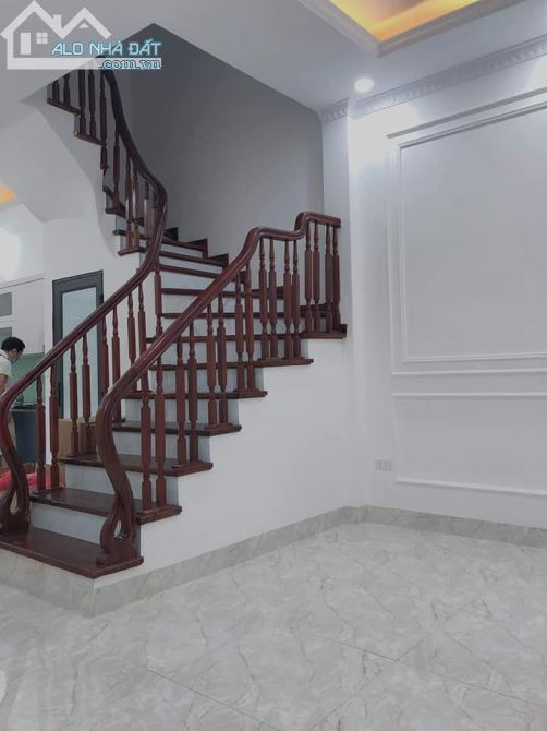 Bán nhà mặt Ngõ gần cầu ĐỊnh Công, diện tích 50m2 x5 tầng 6 phòng ngủ, Giá 5,4 tỷ