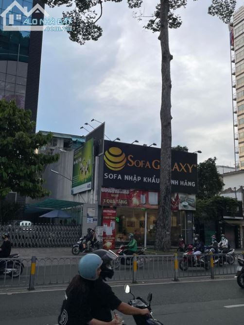 NHANH TAY MUA NGAY KẺO LỠ NHÀ MT NGUYỄN THỊ MINH KHAI P2 Q3 -DT:8,55X20M NỞ HẬU 9,1M C4