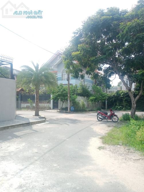 Gấp bán nhà đất Thủ Đức, dt đất 6800m2, chỉ 240 tỷ, Mặt tiền Lã Xuân Oai, Q.9(cũ). - 5