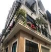 Bán nhà view hồ quận Bắc Từ Liêm 55m2, lô góc 2 mặt ô tô tránh, kinh doanh, giá 9.5 tỷ.
