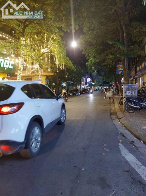 Bán Nhà Phố Nguyên Hồng - Ô Tô Tránh - MT 6m6 - 75m2x5T.