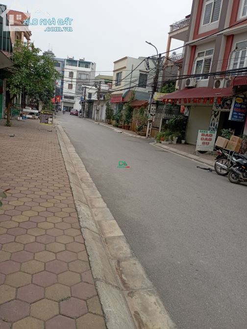 Bán đất đấu giá Ngọc Chi Vĩnh Ngọc 105m trục chính kinh doanh