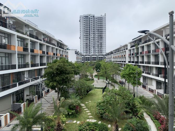 Shophouse Bình Minh Garden bán căn view vườn hoa 80m2 5 tầng chỉ 12,5 tỷ