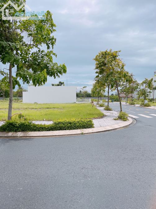 Chủ bán rẻ lô E11 đất nền Central Hill Gò Đen, Bến Lức, Long An. - 2