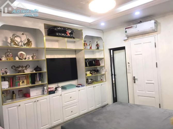 BÁN NHÀ HOÀNG QUỐC VIỆT - PHÂN LÔ - Ô TÔ TRÁNH - 7T -  THANG MÁY- DT 50m2- Giá 11 tỷ !!! - 4