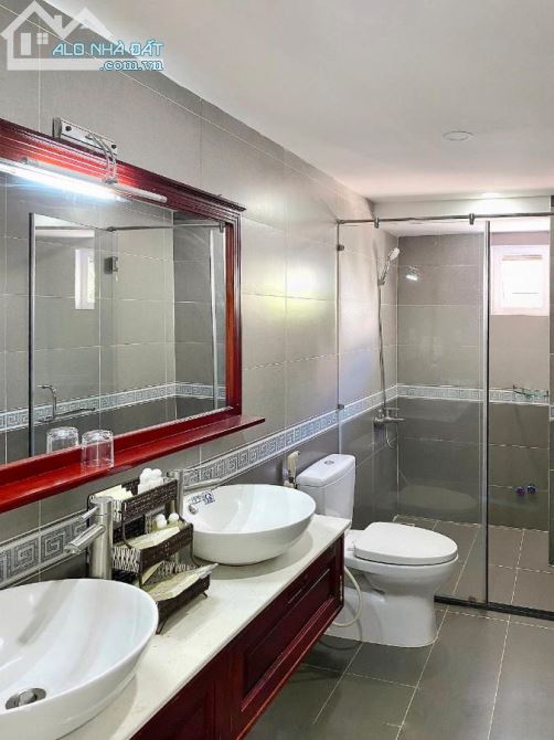 Bán Khách sạn Đẹp 7 tầng, Căn Góc Mặt Tiền Phan Chu Trinh  3200m2 sàn - 4