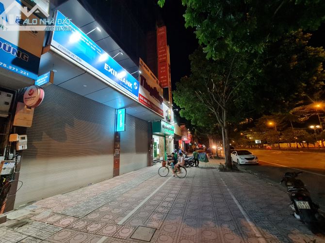 Bán nhà mặt phố Nguyễn Văn Cừ, 100m2, kinh doanh, vỉa hè, siêu thị thuê, chỉ 16.5 tỷ