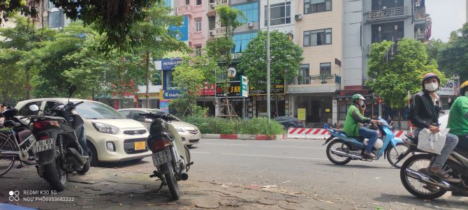 Hiếm. Bán Gấp Mặt Phố Nguyễn Hoàng 110m2 x 6 Tầng có Hầm. Vỉa Hè 3m Kinh Doanh Cực Tốt