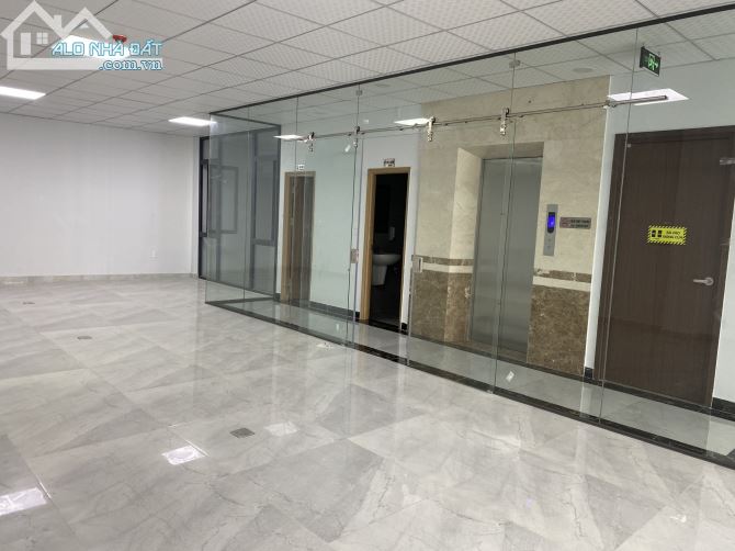 Cho thuê văn phòng,90m2 - 120m2 -210m2, Đường Trần Quảng Khải, Quận 1 - 5