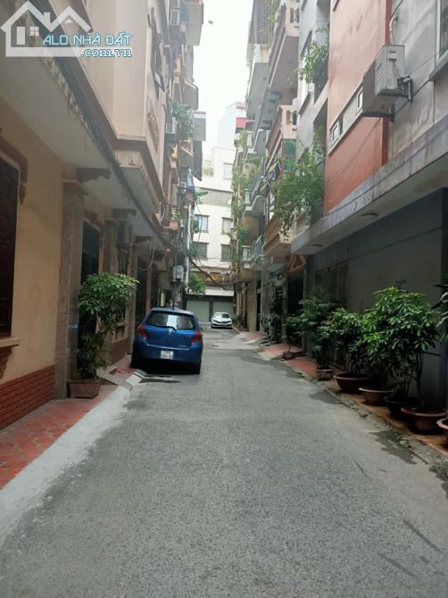 Bán gấp nhà Ngõ 59 Hoàng Cầu,Đống Đa 67m2, 5 tầng, ô tô , gần Hồ, Công viên, giá 15,9 tỷ - 1