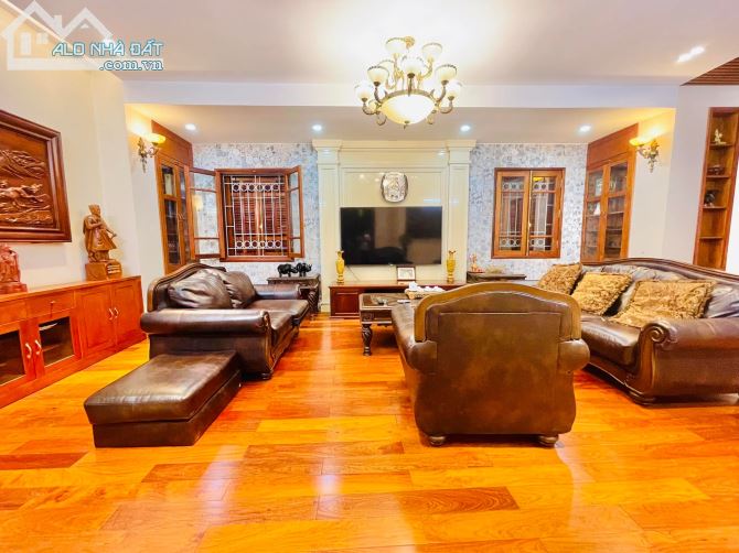 Bán Gấp Nhà Phố Võ Thị Sáu, Hai Bà Trưng THANG MÁY, Ôtô, Gần Hồ 60m2x6T, nhỉnh 9 tỷ