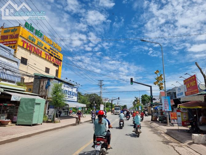 bán đất 12.3x 67.8m (849m2)  gần Bệnh viện Xuyên Á thị trấn Hậu Nghĩa, Đức Hòa giá 5.5 tỷ - 2