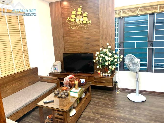 BÁN NHÀ PHỐ TRẦN QUÝ KIÊN - 40M2 x 4T - CÁCH PHỐ 20M - 2 THOÁNG - NGÕ 3M - GIÁ 10.5 TỶ. - 1
