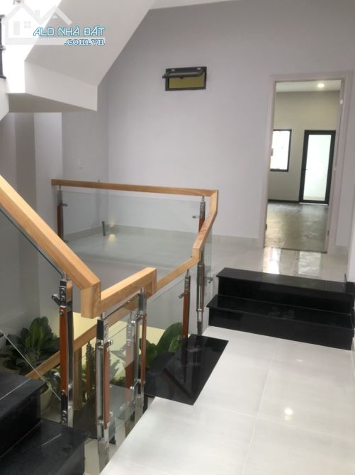 Cần bán gấp nhà MT Trương Định, P. VTS, Q3. DT 66.6 m2 giá tốt nhất thị trường - 1