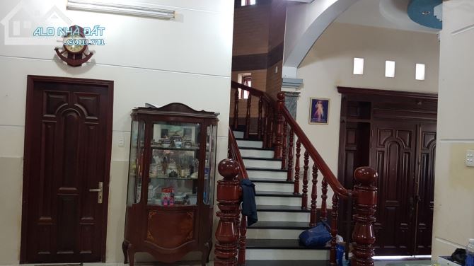 Bán biệt thự đường 24, Phường linh đông,TP Thủ Đức.DT 22 x 30 = 660m2.  Gía 43 tỷ - 1