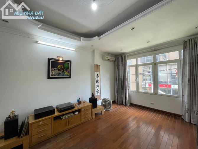 Cực hiếm, nhà 5 tầng đẹp, ngõ rộng, gần ô tô phố kim mã, ba đình, hà nội