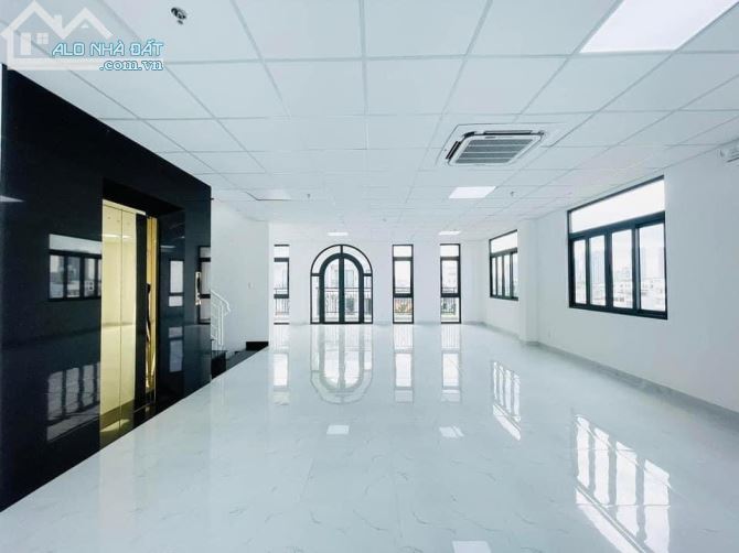 Hot!!! Tòa nhà mới xây cần cho thuê gấp Khu K300, Q. Tâm Bình, thiết kế dạng văn phòng