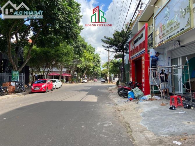 Bán lô đôi mặt tiền đường Nguyễn Hữu Thọ khu Metro, Dt:12x20,7m(thổ cư 100%) hướng Tây Nam