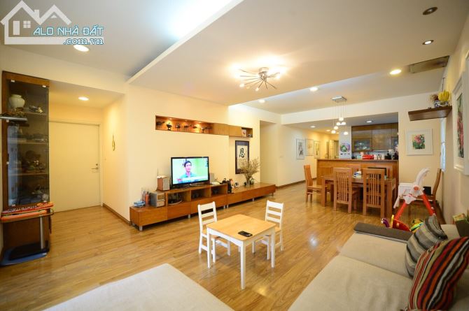 Cho thuê chung cư Hồng Park View 165 Thái Hà 3 phòng ngủ đủ đồ - 1