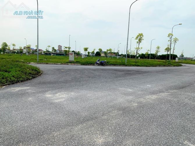 Bán lô 6m MT đất khu dân cư cạnh nút giao Yên Bình