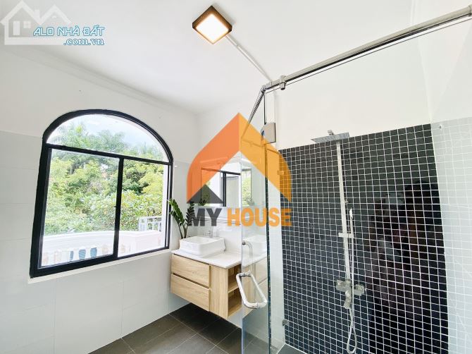 VILLA THẢO ĐIỀN sân rộng hơn nhà  cực mát yêu quá đi Việt Nam ơi** - 4