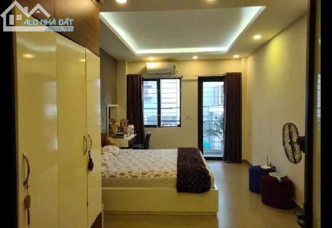 Bán nhà khu vực VIP Gia Thụy 60m2 x MT 5m, nhà đẹp, công năng toàn diện