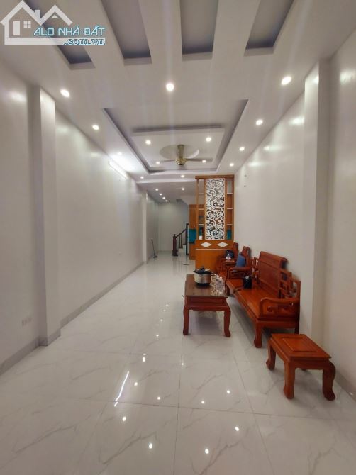 Minh Khai nhà đẹp - 3 thoáng - Ngõ rộng - Gần phố. 50m2 x 5T. 6.4 tỷ.