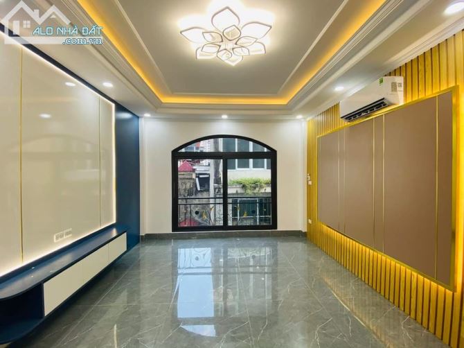 BÁN NHÀ PHỐ NHÂN HOÀ- HIẾM- PHÂN LÔ BÀN CỜ- NHANH THÌ CÒN.